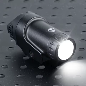 Linterna LED Táctica de Metal Colgante 5D Era de 500 Lúmenes, Multifuncional para Caza y Exploración al Aire Libre, Compatible con Montura de 20 mm - Product Image 1