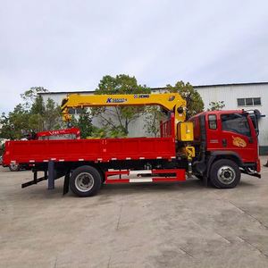 Grue montée sur camion Sinotruk Howman 6,3 tonnes 190 CV pour l'aménagement paysager et l'ingénierie électrique - Product Image 4