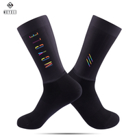 Chaussettes de cyclisme aérodynamiques Mcycle OEM avec logo personnalisé, 100% polyester, chaussettes de vélo avec impression numérique, motif de bas pour les sports d'été