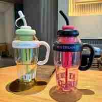 Bouteille en Plastique de Café de 1200 ml en Gros Usine, Grande Capacité Mignonne, Tasse Gros Ventre avec Paille et Filtre à Thé Sans BPA