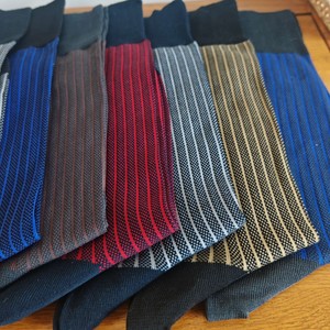 <span class=keywords><strong>Chaussettes</strong></span> habillées premium en coton mercerisé pour hommes, <span class=keywords><strong>grande</strong></span> <span class=keywords><strong>taille</strong></span>, respirantes, rayées, pour affaires et occasions formelles, avec technologie anti-odeur sans couture - Product Image 3