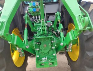 Tractor Utilitario John Deere 5100E 2021 de 100HP 4WD con Motor PowerTech y PowrReverser para Operaciones Agrícolas Confiables - Product Image 6