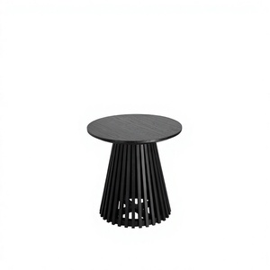 Mesa de centro redonda única con tablero de madera y base negra acanalada, mueble minimalista para sala de estar, diseño artesanal. - Product Image 1