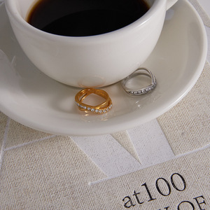 Bague en acier inoxydable avec diamants blancs, design croix, bijoux de fiançailles pour femmes - Product Image 4