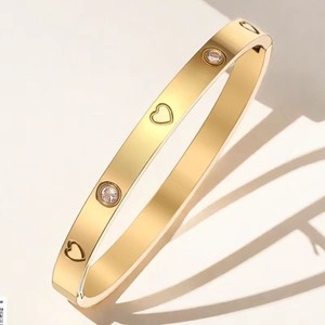 Bracciale di Tendenza in Acciaio al Titanio Light Luxury con Zirconi Micro-Incastonati <span class=keywords><strong>per</strong></span> Donna, Popolare e di Tendenza, Braccialetto di <span class=keywords><strong>Coppia</strong></span> alla Moda - Product Image 4