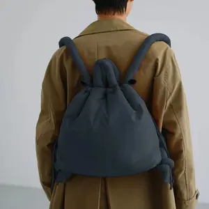 حقيبة ظهر مخصصة ذات سعة كبيرة قابلة للتحويل على الكتف crossbody puffer للسيدات والنساء