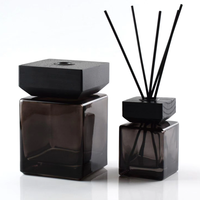 Diffuseur de roseau en verre carré de haute qualité 100ml 200ml ensembles aromathérapie de parfum de maison longue durée avec boîte d'emballage personnalisée