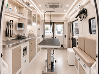 Salon de toilettage mobile pour animaux de compagnie diesel 4x2 combiné à une clinique vétérinaire sur camion