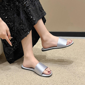 Sandalias de Diseñador de Lujo para Mujer, de Alta Calidad, de Goma Suave y Transpirable, Pantuflas de Seda, Nuevo Diseño, Pantuflas Famosas para Dama - Product Image 2