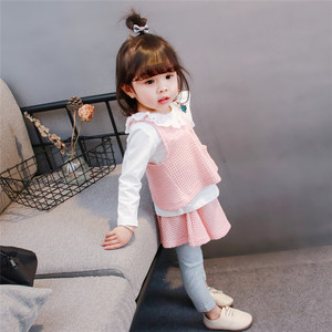 Camiseta con diseños de cuello tipo collar de Juego de Tronos y leggings de yoga orgánicos sin spandex para niños pequeños, muestra gratuita - Product Image 4