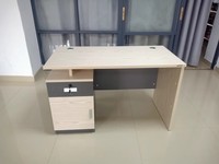 Escritorio de ordenador de personal de 1,2 m moderno y duradero en color claro, madera de melamina, precio de fábrica, escritorio de oficina de tamaño pequeño