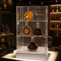 Vitrine à vin en acrylique transparent de luxe sur mesure avec serrure et base en bois, présentoir à bouteilles d'alcool réglable à 3 niveaux pour bar et club