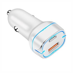 Cargador de Coche Mini Universal USB-C de Doble Puerto, Adaptador de Carga Rápida PD de 15W para Teléfonos Inteligentes y Tabletas, Adaptador de Carga Rápida para Coche de 3.1A - Product Image 3