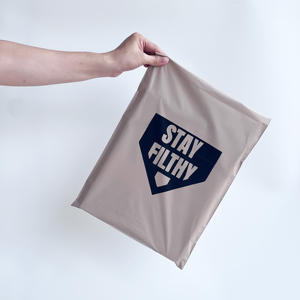 Sacs d'expédition écologiques mats personnalisés avec logo doré brillant, sacs à bulles express, sacs d'emballage en polyéthylène pour vêtements - Product Image 1