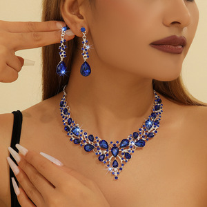 Éxito de Ventas Transfronterizo: Conjunto de Collar y Pendientes de Novia con Pedrería Europea y Americana para Banquetes y Fiestas, Atrevido y Elegante - Product Image 3