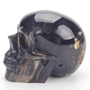 Groupe de géodes d'améthyste de haute qualité, crâne de cristal grandeur nature - Product Image 1