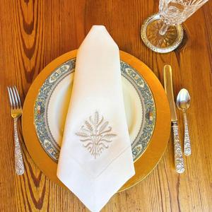 <span class=keywords><strong>Tovaglioli</strong></span> <span class=keywords><strong>e</strong></span> Tovaglie in Lino con Foglia d'Oro, Lavabili ed Ecologici, Moderni <span class=keywords><strong>e</strong></span> Lussuosi, con Orlo a Punto Smirne, per Matrimoni - Product Image 2