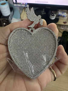 UWIN 2026 Nuovo Arrivo Ciondolo a Cuore con Zirconi Cubici (CZ) Completamente Tempestato, con Portafoto e Vassoio per Immagini Commemorative - Product Image 5
