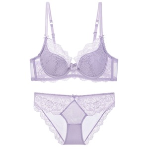 Completo Intimo Donna in Pizzo Trasparente <span class=keywords><strong>Bordeaux</strong></span> con <span class=keywords><strong>Reggiseno</strong></span> Balconette con Ferretto e Dettagli a Balze e Perizoma con Bordo in Pizzo - Product Image 4