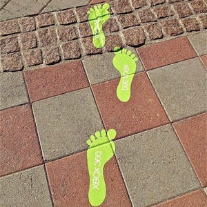 Empreinte de sol extérieur personnalisé en forme de <span class=keywords><strong>pied</strong></span> flèche autocollants signalisation de signalisation de la chaussée pour la publicité - Product Image 6