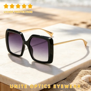 Vente en gros directe du fabricant, nouvelles arrivées, lunettes <span class=keywords><strong>de</strong></span> <span class=keywords><strong>soleil</strong></span> <span class=keywords><strong>de</strong></span> luxe <span class=keywords><strong>de</strong></span> marque streetwear tendance, monture carrée surdimensionnée violette pour femmes - Product Image 3