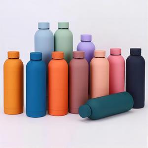 Bouteille d'eau sport 500 ml, toucher doux, petite ouverture, revêtement en caoutchouc blanc, thermos isolé sous vide en acier inoxydable, vente chaude, cadeau - Product Image 1