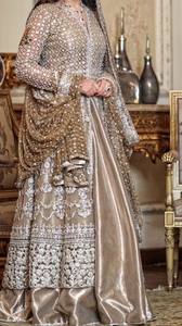 Robe longue Lehenga traditionnelle élégante de style indien/pakistanais avec broderie lourde Zardozi pour mariage - Product Image 2