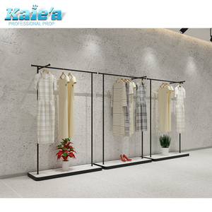 OEM negozio di abbigliamento di usura delle donne del basamento del metallo di visualizzazione attaccatura display rack per abbigliamento - Product Image 2