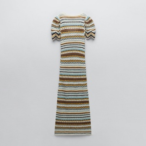 เดรสลำลองฤดูร้อนสำหรับผู้หญิงขายส่งแบบ OEM พร้อมโลโก้สั่งทำ ชุดรัดรูปถักนิตติ้งแขนสั้นลายทาง แฟชั่นฤดูร้อน - Product Image 4