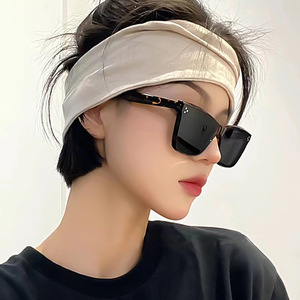 Lunettes de soleil rétro œil de chat pour femmes, monture PC noire, polarisées, protection UV400, type 3 verres, pour la conduite - Product Image 1