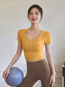 <span class=keywords><strong>T</strong></span>-<span class=keywords><strong>shirt</strong></span> de sport respirant à manches courtes et col en V pour <span class=keywords><strong>femme</strong></span>, coupe ajustée, extensible dans les quatre sens, idéal pour le yoga – Collection é<span class=keywords><strong>t</strong></span>é 2025 - Product Image 6
