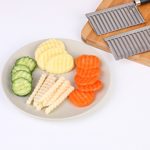 Éplucheur à pommes de terre, râpe à pommes de terre, coupe-pommes de terre ondulé, couteau à pommes de terre de cuisine, coupe-frites. - Product Image 4