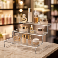 Présentoir Cosmétique en Acrylique Calic Transparent à 3 Niveaux pour Comptoir de Vente au Détail, Taille Personnalisée, OEM, Vente en Gros