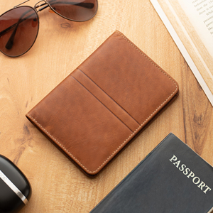 Porta Pasaportes de Cuero al Por Mayor con Material Premium para Regalos Corporativos y Accesorios de Viaje Disponible para la Venta - Product Image 1