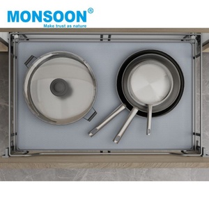 Panier à vaisselle coulissant à trois côtés à fermeture amortie pour installation en bas des armoires de cuisine - Product Image 3