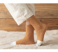 Chaussettes en peluche pour femmes, motif pattes de chien et de chat, chaudes et épaisses, pour l'automne et l'hiver, confortables et polyvalentes, pour la maison, en polaire corail, mignonnes