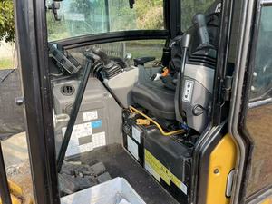 รถขุดขนาดเล็ก CAT 302CR 2 ตัน พร้อมบุ้งกี๋ขุดขนาด 0.044 ลูกบาศก์เมตร มือสอง - Product Image 6