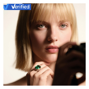 Servicio de producción y edición de video de estudio fotográfico de joyería de comercio electrónico profesional que incluye accesorios de fotografía de productos - Product Image 1