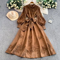 Robe décontractée élégante pour femme WIWT, coupe trapèze, brodée, à manches longues, col montant et nœud papillon, idéale pour le quotidien et les vacances