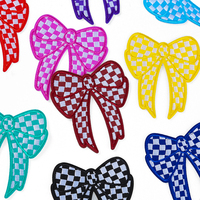 Patchs thermocollants brodés en tissu, motifs mignons de dessins animés, nœuds papillon à carreaux colorés, accessoires vestimentaires