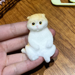 Juguete Sensorial de Gato de Plástico Adorable para Apretar, Antiestrés para Aliviar la Ansiedad, Diseño de Postura Sentada, Blandito - Product Image 4