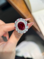 Nouvel ensemble de bijoux 2 pièces en or blanc 18 carats avec rubis de laboratoire et pendentif, personnalisation acceptée