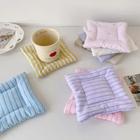 Sous-verre décoratif matelassé en coton de couleur crème avec logo brodé personnalisé, petit carré isolant pour tasses en céramique, idéal pour le bureau