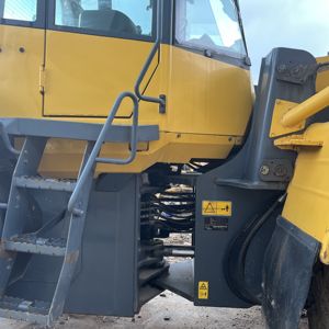 Cargadora Frontal Usada Kawasaki Komatsu WA380Z-6 de Buena Calidad, Marca Japonesa, Buen Estado, Precio Económico - Product Image 6