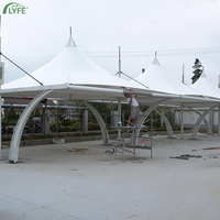 Abri de voiture moderne Lyfe à structure membranaire à poutres courbées, résistant au vent, pour extérieur, moto, voiture, hôtel, villa