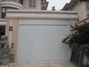 Portes de <span class=keywords><strong>garage</strong></span> sectionnelles aériennes en acier de haute qualité de style moderne pour la surface finie de villas - Product Image 2