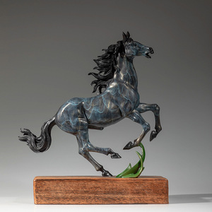 Figurine de cheval en laiton, cuivre et or, artisanale, artistique, pour décoration de bureau, cadeau d'affaires - Product Image 1