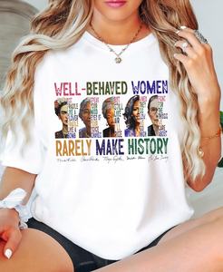 Maglietta Comfort Colors con icone femministe da donna, T-shirt casual con stampa 'Well Behaved Women Make History' in jersey di cotone 100%. - Product Image 3