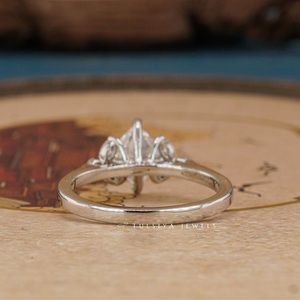 Anillos de diamantes de joyería fina diseñados con diseños artísticos únicos y diamantes de calidad premium para un toque de lujo. - Product Image 3