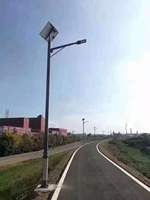 Lampadaire public commercial à induction 100W IP65 étanche, éclairage LED solaire DC pour routes et jardins